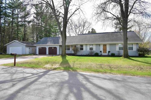 548 Janick Cir W, Stevens Point, WI, 54481-2406 | Card Image