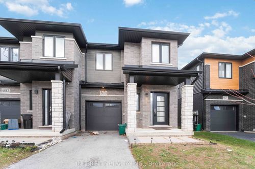 6679 Cropp St, Niagara Falls, ON, L2E0B7 | Card Image