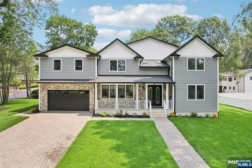 492 Oaktree Rd, Oradell, NJ, 07649-1316 | Card Image