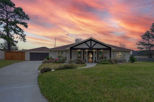 8 Cambridge Cir, Conroe, TX, 77304-2702 | Card Image