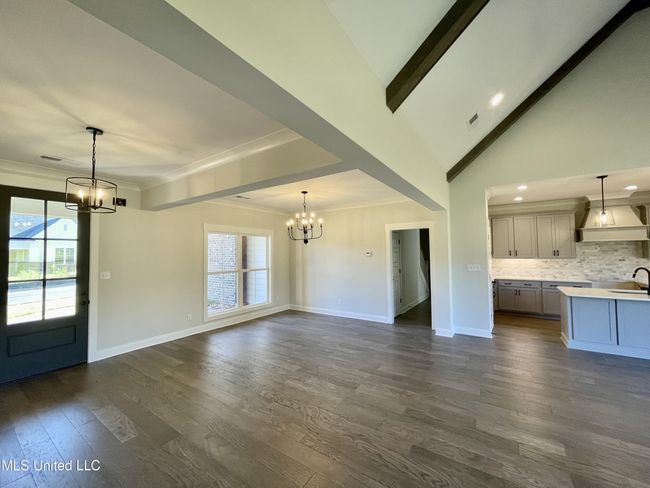 Dining/Entry | Image 6