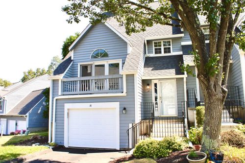 18-18 Hawley Gln, Stratford, CT, 06614-1590 | Card Image