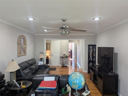 754 Sierra Vista Ln, Valley Cottage, NY, 10989-2718 | Card Image