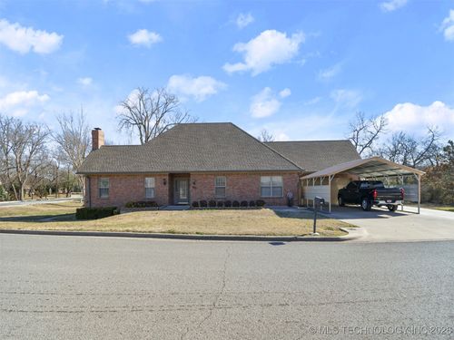 402 Chattanooga Loop, Ardmore, OK, 73401-2926 | Card Image