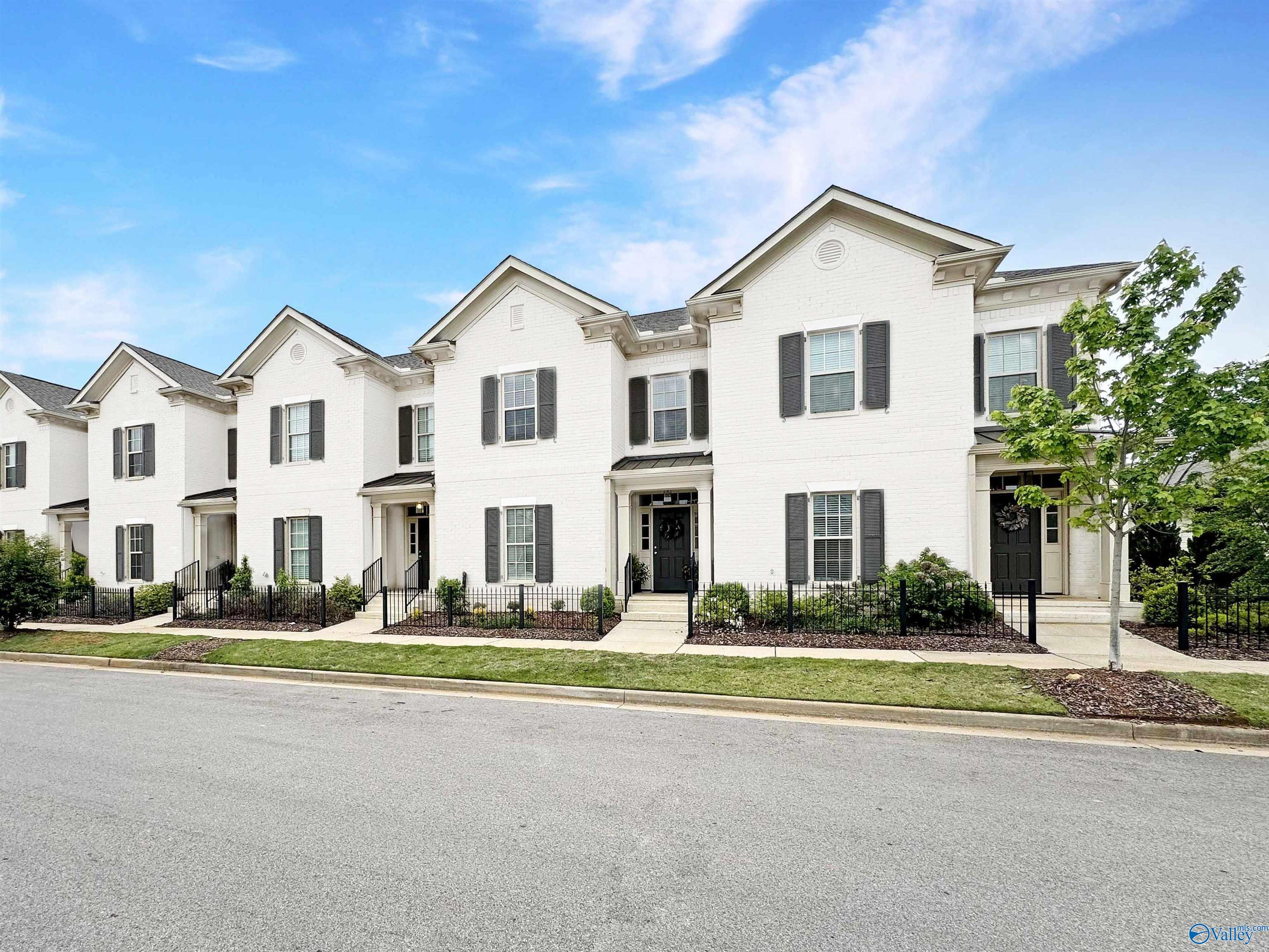 Hay Rake Dr, Madison, AL 35757