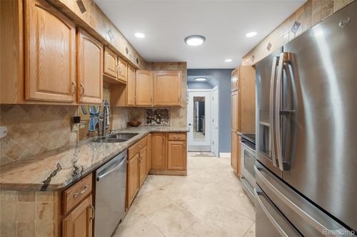 30842 Middlebury St, Westland, MI, 48186-5397 | Card Image