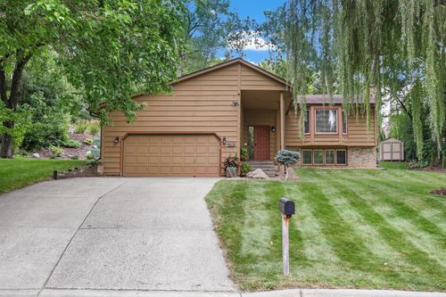 13529 1st Ave S, Burnsville, MN, 55337-4083 | Card Image