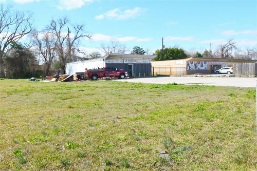 10013 W Montgomery Rd, Houston, TX, 77088-3121 | Card Image