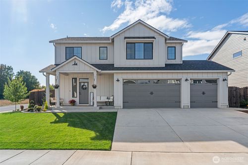 707 Cardinal Ave, Winlock, WA, 98596-8919 | Card Image