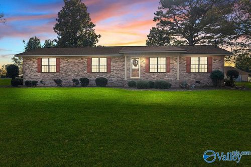 2844 Rainbow Ave N, Rainsville, AL, 35986-6608 | Card Image