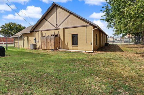 206 E 3rd St, Skiatook, OK, 74070-1533 | Card Image