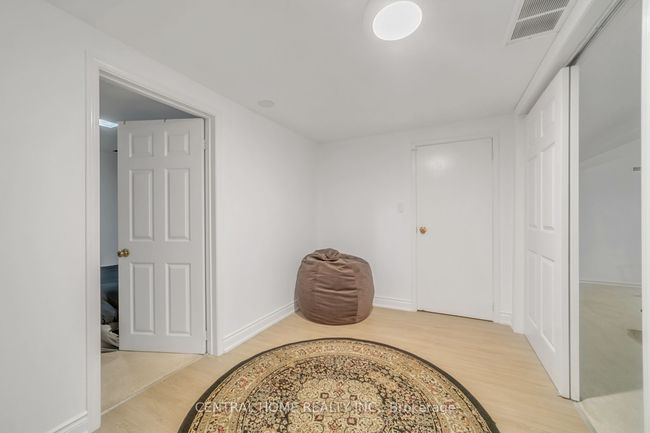 20 Hollis Cres, House other with 4 bedrooms, 3 bathrooms and 4 parking in Holland Landing ON | Image 28