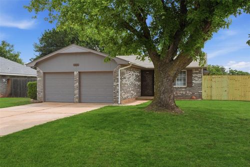 522 S Meadow Ln, Mustang, OK, 73064-4131 | Card Image