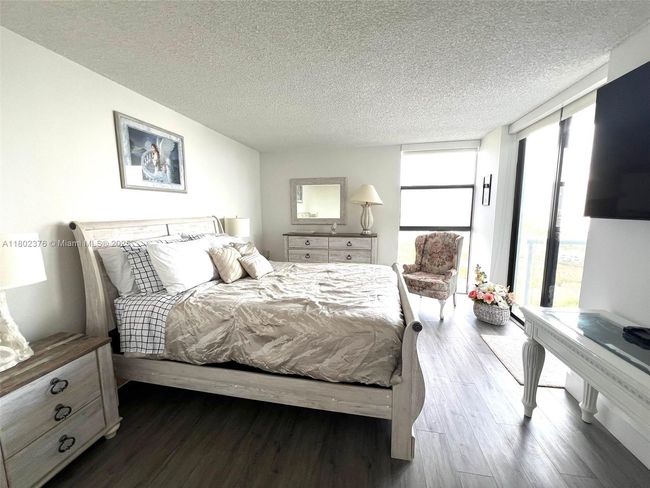 APT-1932 - 20505 E Country Club Dr, Condo with 2 bedrooms, 2 bathrooms and null parking in Aventura FL | Image 6