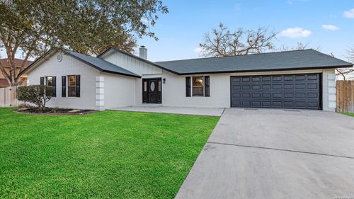 300 Ridge Crest Dr, Seguin, TX, 78155-9407 | Card Image