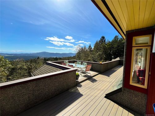 8242 Thomson Pl, Saanichton, BC, V8M1S1 | Card Image