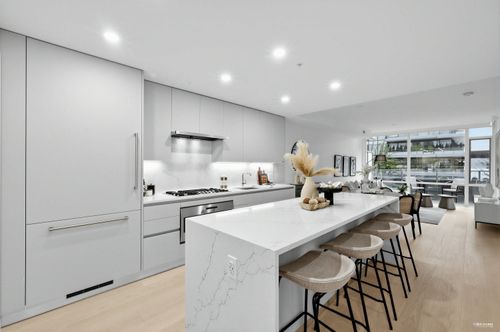 205-1331 Marine Dr, West Vancouver, BC, V7T1B6 | Card Image