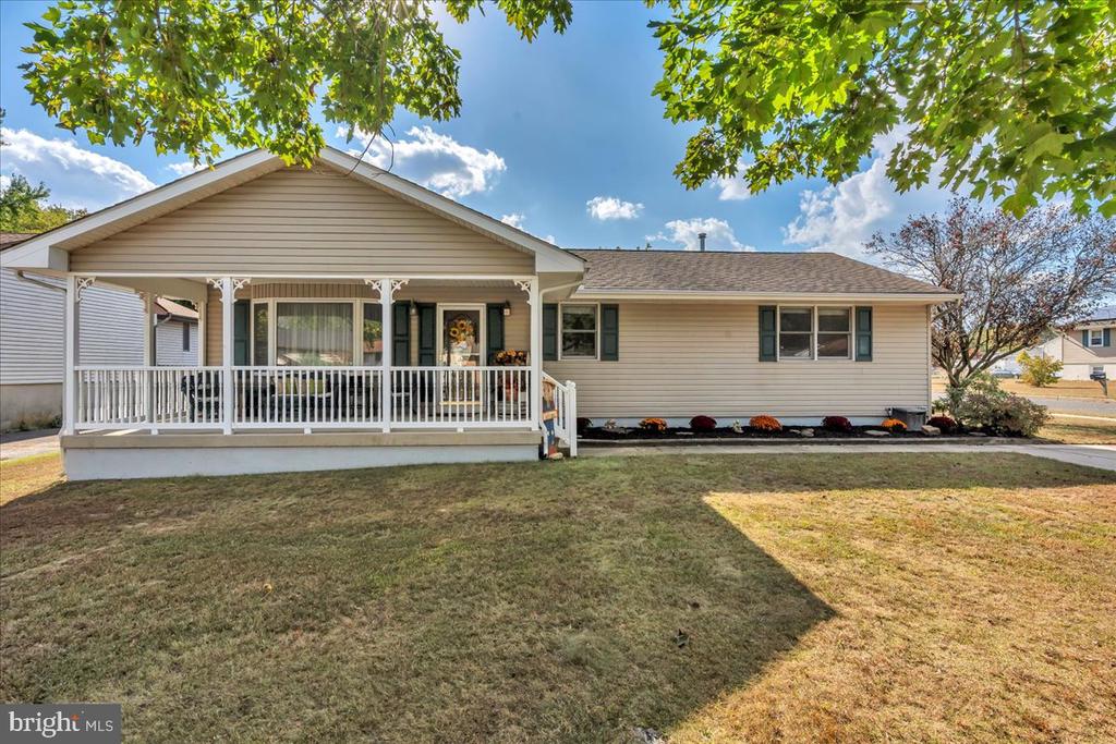Bicentennial Ct, Sicklerville, NJ 08081