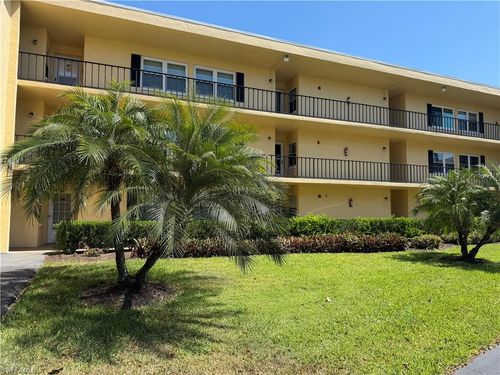 8106-1085 Forest Lakes Dr, NAPLES, FL, 34105-2295 | Card Image