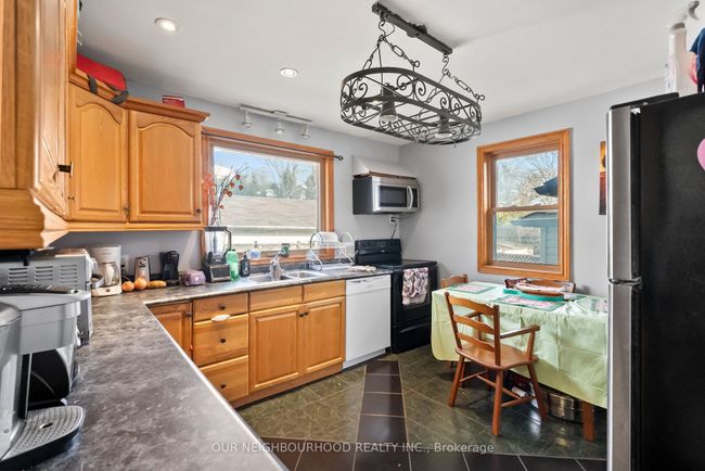 763 Maryland Ave, Home with 5 bedrooms, 2 bathrooms and 4 parking in Peterborough ON | Image 9