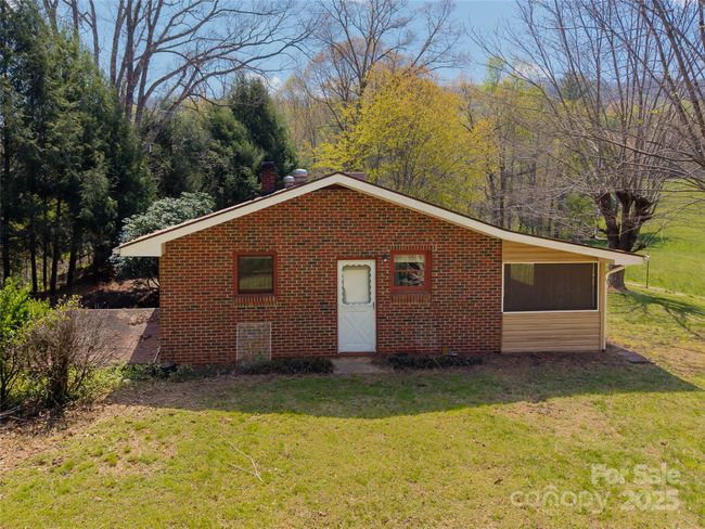 435 Upper Glady Fork Rd, House other with 2 bedrooms, 2 bathrooms and null parking in Candler NC | Image 34