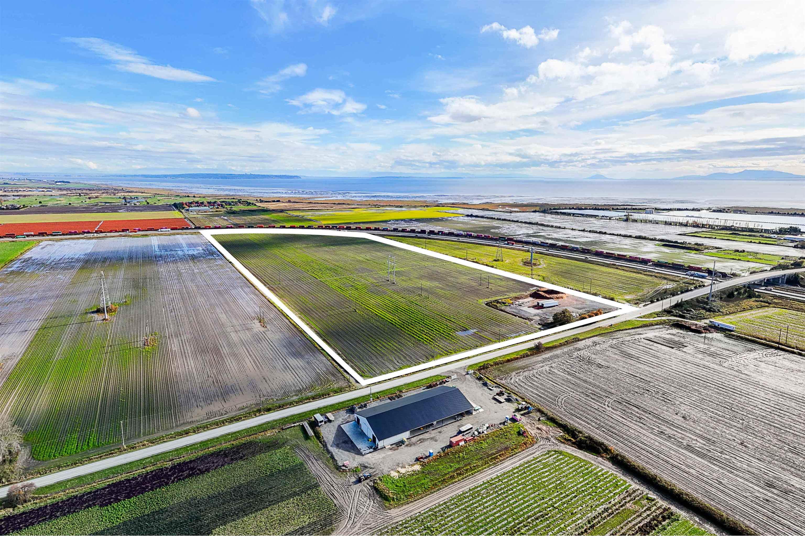 Land in Delta 4