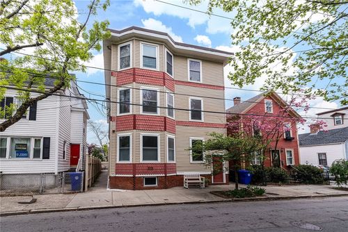 3-35 Kenyon St, Providence, RI, 02903-1431 | Card Image