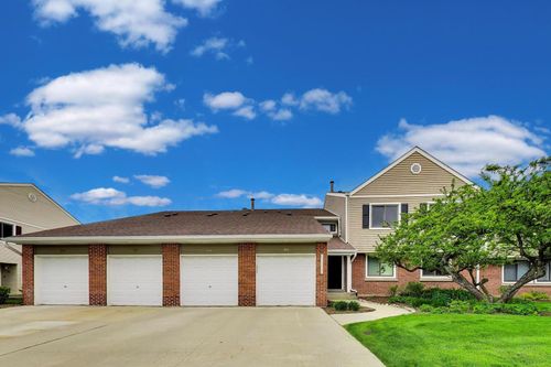 1068-1068 Hidden Lake Dr, Buffalo Grove, IL, 60089-2506 | Card Image