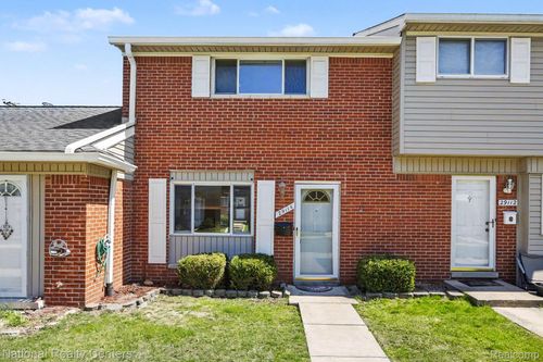 69-29114 Manchester St, Westland, MI, 48185-1888 | Card Image