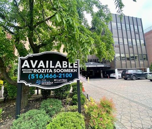306a-29 Barstow Rd, Great Neck, NY, 11021-2222 | Card Image