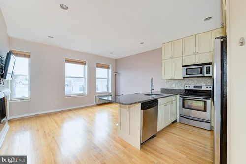 apt-301-2300 18th St Nw, WASHINGTON, DC, 20009-1898 | Card Image