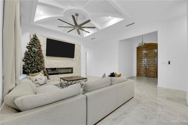 911 Platinum St, House other with 4 bedrooms, 3 bathrooms and 2 parking in Palmview TX | Image 7