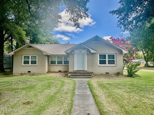 609 S Fifth Ave, Cleveland, MS, 38732-3136 | Card Image