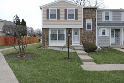 7425 Nantucket Cv, Hanover Park, IL, 60133-2720 | Card Image