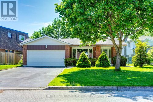 47 Shieldmark Crescent, Markham (Royal Orchard), ON, L3T3T6 | Card Image