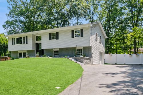 42 Alexander Rd, Monroe, NY, 10950-4239 | Card Image