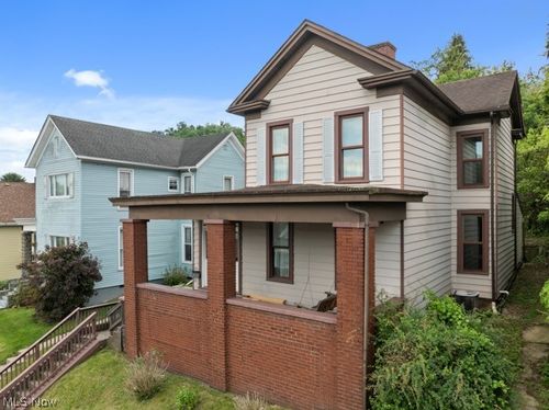 415 Whitely St, Bridgeport, OH, 43912-1062 | Card Image