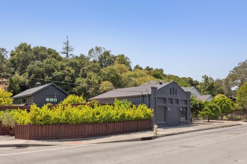307 Bodega Ave, Petaluma, CA, 94952-2616 | Card Image