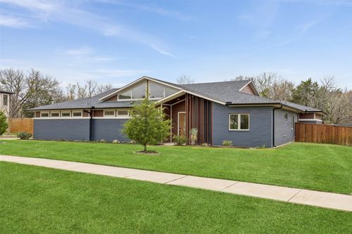 2348 Mystic Shore Dr, Cedar Hill, TX, 75104-6717 | Card Image