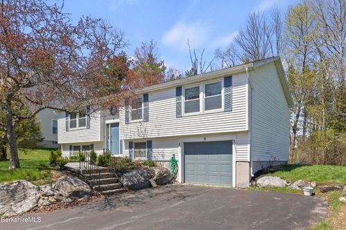 9 Donovan St, Pittsfield, MA, 01201-7810 | Card Image