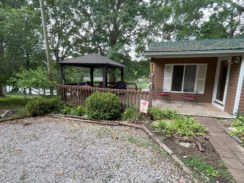 392 Lakeview Pt, Harrodsburg, KY, 40330-8829 | Card Image