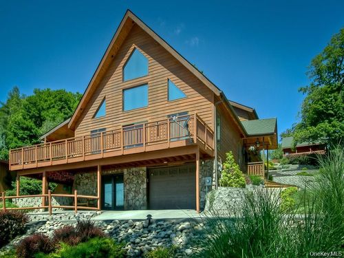 23 Orange Ter, Middletown, NY, 10940-6305 | Card Image