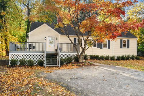 27 Winding Ln, Bedford Hills, NY, 10507-2322 | Card Image