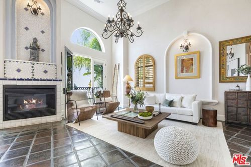 6383 Quebec Dr, LOS ANGELES, CA, 90068-2219 | Card Image