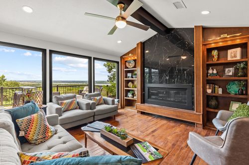 916 Wooded Crest Dr, Waco, TX, 76712-3276 | Card Image