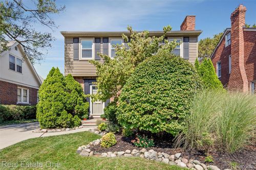 1630 W 12 Mile Rd, Royal Oak, MI, 48073-3984 | Card Image