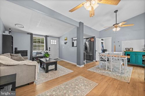 358 Wells Dr, FRONT ROYAL, VA, 22630-7530 | Card Image