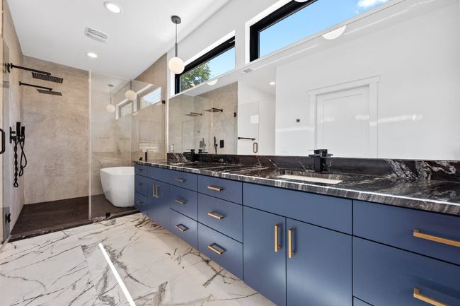 Hands down, the best bathroom. This is the one you want. | Image 16