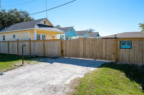 5-609 W Liberty St, Rockport, TX, 78382-5813 | Card Image