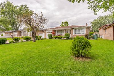 38 Basildon Cres, House other with 3 bedrooms, 2 bathrooms and 7 parking in Brampton ON | Image 1